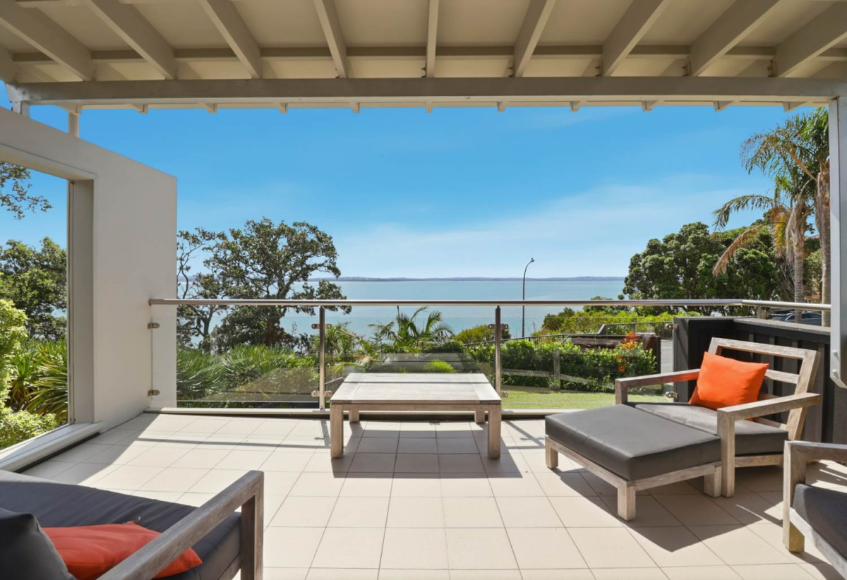 829m2 section, Motivated Vendor, 361m2 Sea Views 4 beds + office 3 baths house triple garage and swimming pool, close to schools, shops, parks, easy motorway access, 0.6 km to Pt Chevalier School, 1.7 km to Western Springs College and Pasadena Intermediate, 70 St Michaels Avenue, Pt Chevalier, Auckland