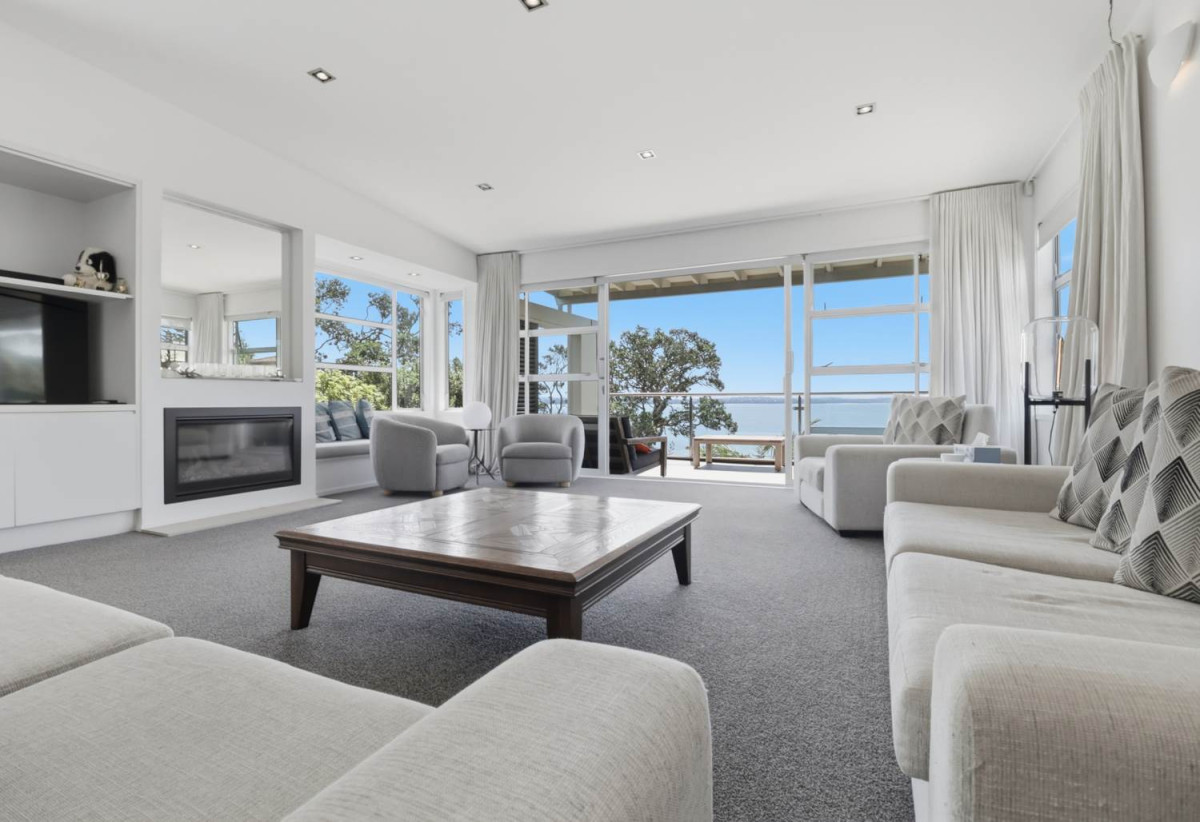 829m2 section, Motivated Vendor, 361m2 Sea Views 4 beds + office 3 baths house triple garage and swimming pool, close to schools, shops, parks, easy motorway access, 0.6 km to Pt Chevalier School, 1.7 km to Western Springs College and Pasadena Intermediate, 70 St Michaels Avenue, Pt Chevalier, Auckland