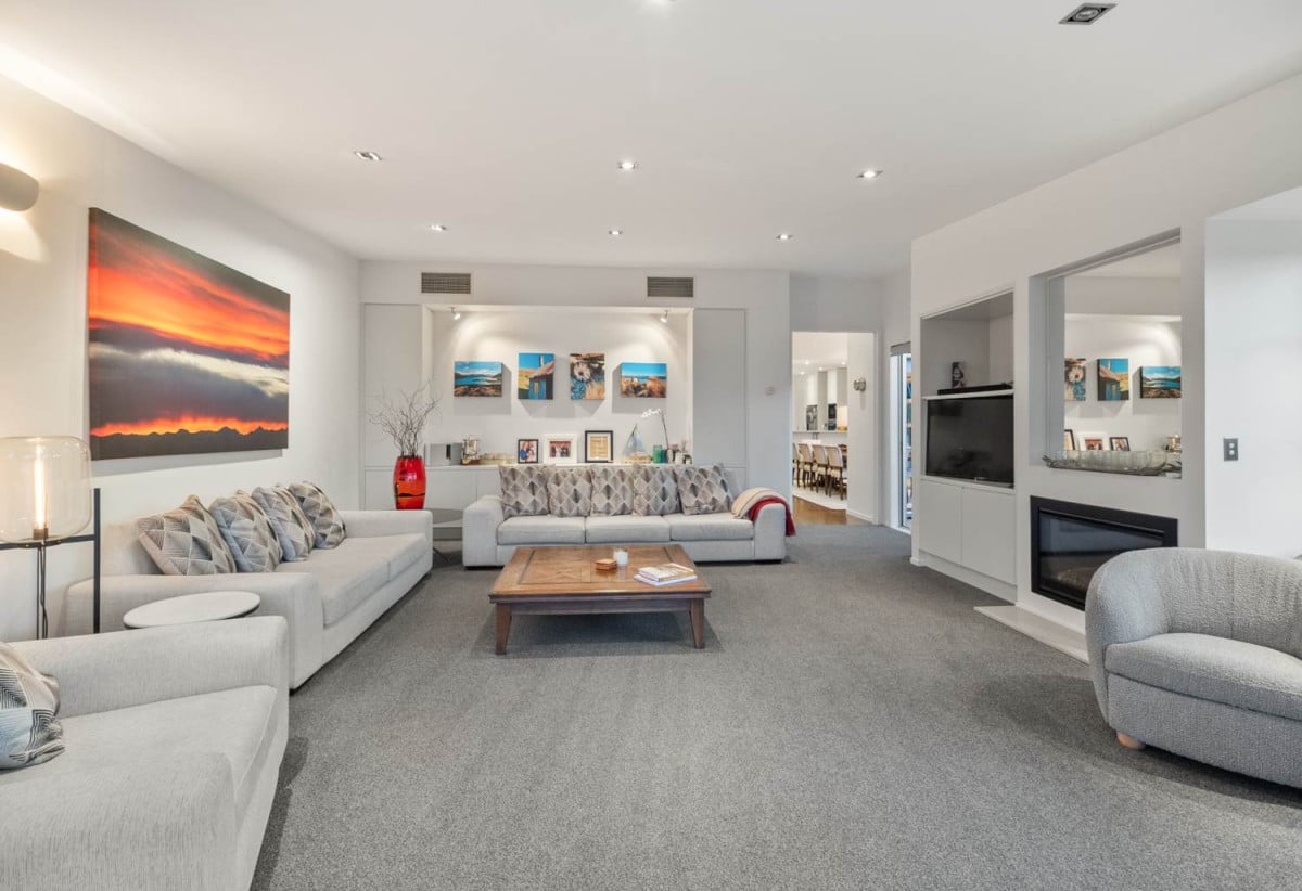 829m2 section, Motivated Vendor, 361m2 Sea Views 4 beds + office 3 baths house triple garage and swimming pool, close to schools, shops, parks, easy motorway access, 0.6 km to Pt Chevalier School, 1.7 km to Western Springs College and Pasadena Intermediate, 70 St Michaels Avenue, Pt Chevalier, Auckland