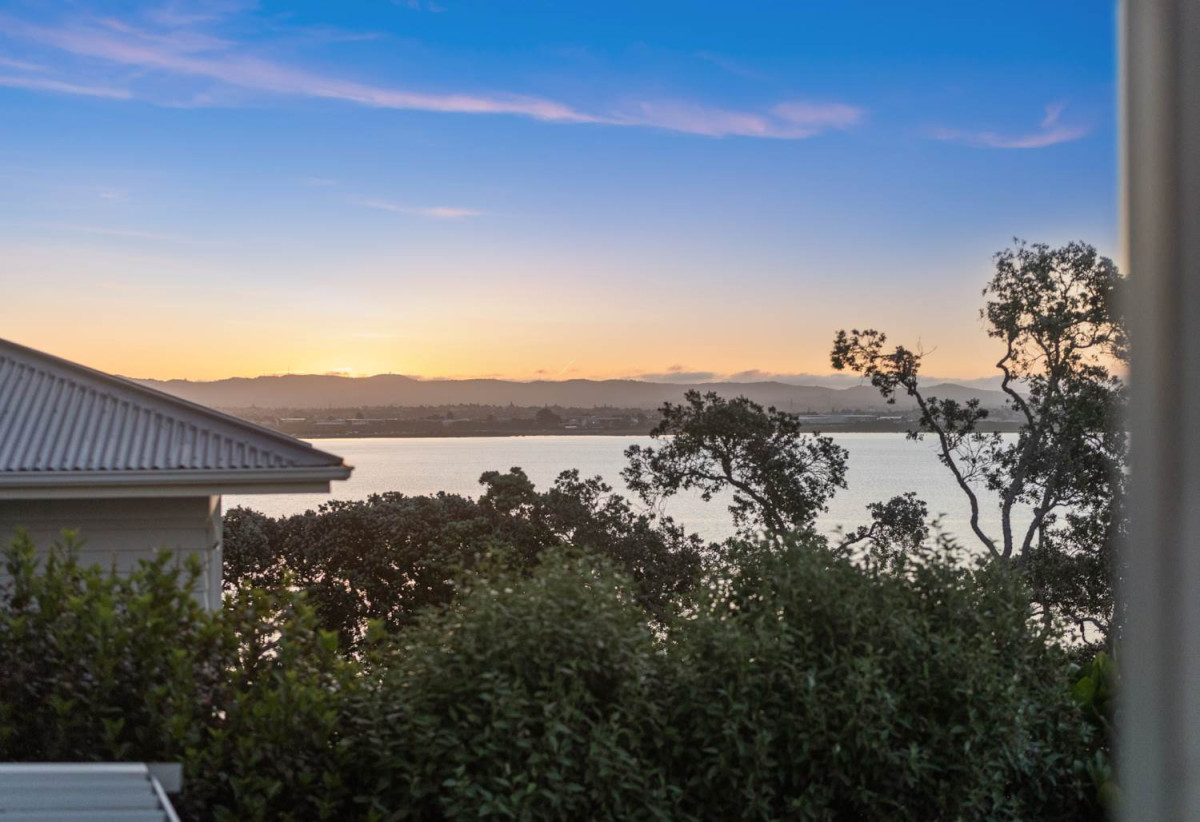 829m2 section, Motivated Vendor, 361m2 Sea Views 4 beds + office 3 baths house triple garage and swimming pool, close to schools, shops, parks, easy motorway access, 0.6 km to Pt Chevalier School, 1.7 km to Western Springs College and Pasadena Intermediate, 70 St Michaels Avenue, Pt Chevalier, Auckland