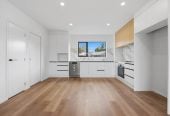Brandnew 3 beds 1.5 baths home with garage, close to Lynn Mall, schools, 1 km to Fruitvale Road School, 6/5 Arawa Street, New Lynn, Auckland