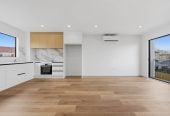 Brandnew 3 beds 1.5 baths home with garage, close to Lynn Mall, schools, 1 km to Fruitvale Road School, 6/5 Arawa Street, New Lynn, Auckland