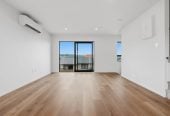 Brandnew 3 beds 1.5 baths home with garage, close to Lynn Mall, schools, 1 km to Fruitvale Road School, 6/5 Arawa Street, New Lynn, Auckland
