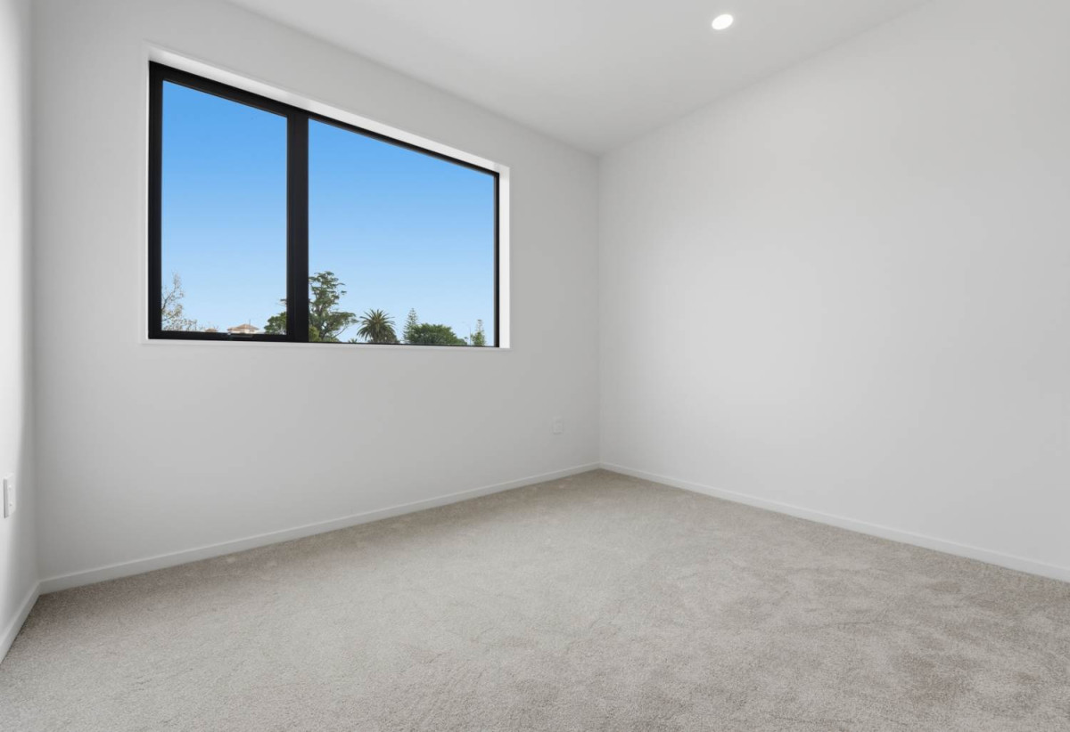 Brandnew 3 beds 1.5 baths home with garage, close to Lynn Mall, schools, 1 km to Fruitvale Road School, 6/5 Arawa Street, New Lynn, Auckland