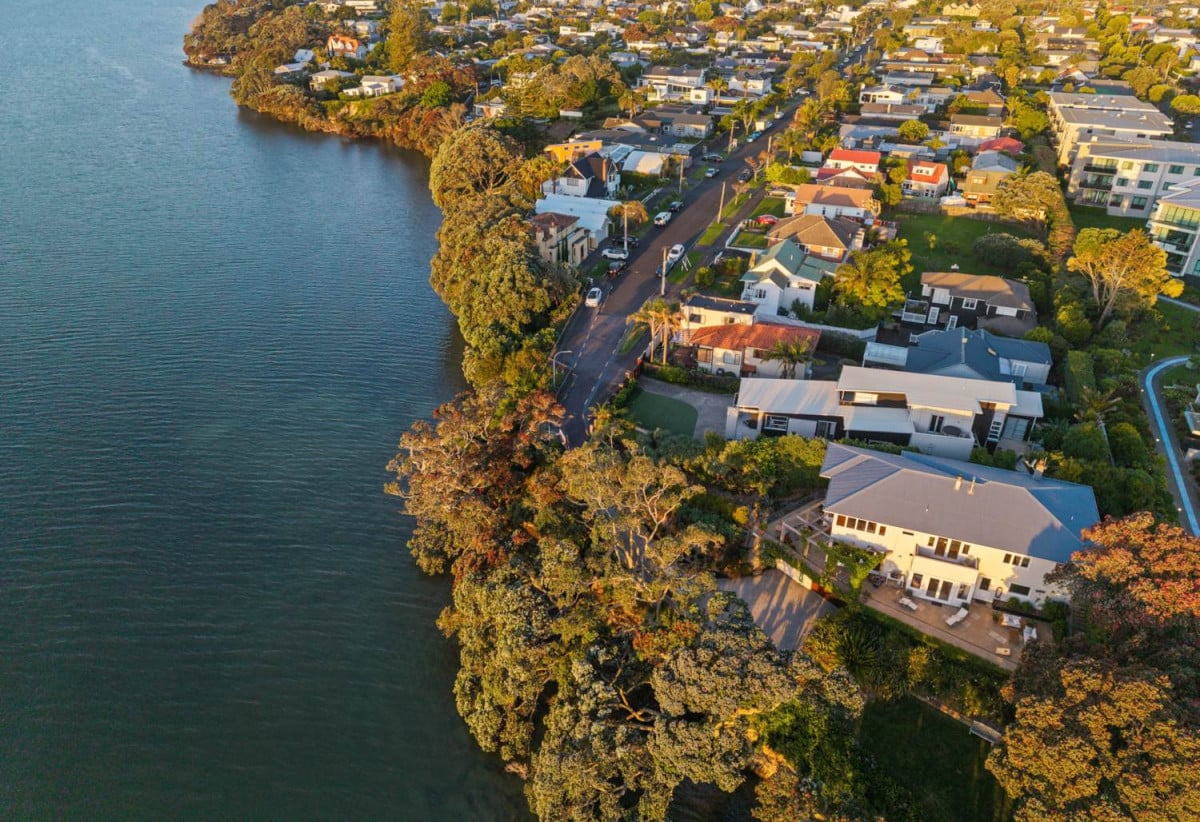 829m2 section, Motivated Vendor, 361m2 Sea Views 4 beds + office 3 baths house triple garage and swimming pool, close to schools, shops, parks, easy motorway access, 0.6 km to Pt Chevalier School, 1.7 km to Western Springs College and Pasadena Intermediate, 70 St Michaels Avenue, Pt Chevalier, Auckland