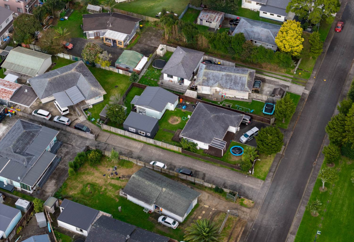 Opposite to a park, 610m2 section, 3 beds 1 bath house with RC, BC, EPA for 4 standalone homes (each 3 beds 2.5 baths with garage), 0.7 km to Henderson South School, 22 Tabitha Crescent, Henderson, Auckland