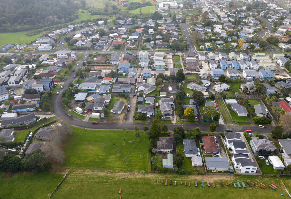 Opposite to a park, 610m2 section, 3 beds 1 bath house with RC, BC, EPA for 4 standalone homes (each 3 beds 2.5 baths with garage), 0.7 km to Henderson South School, 22 Tabitha Crescent, Henderson, Auckland