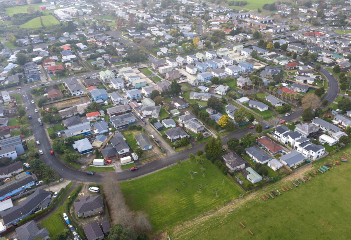 Opposite to a park, 610m2 section, 3 beds 1 bath house with RC, BC, EPA for 4 standalone homes (each 3 beds 2.5 baths with garage), 0.7 km to Henderson South School, 22 Tabitha Crescent, Henderson, Auckland