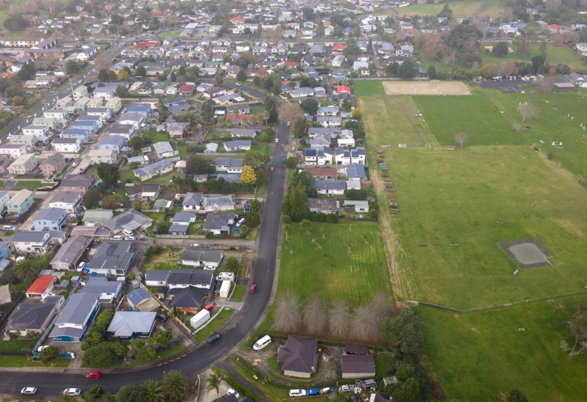 Opposite to a park, 610m2 section, 3 beds 1 bath house with RC, BC, EPA for 4 standalone homes (each 3 beds 2.5 baths with garage), 0.7 km to Henderson South School, 22 Tabitha Crescent, Henderson, Auckland