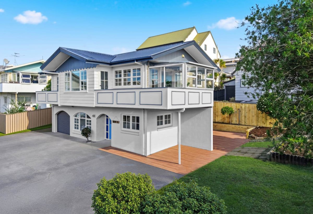 Renovated 3 beds + a large rumpus room 2 baths with garage on 403m2 section, Fully renovated throughout, with a new roof installed in 2022, Easy walk to Birkenhead Village, 0.4 km to Birkenhead School, 0.5 km to Northcote College, 86D Harrington Road, Henderson, Auckland