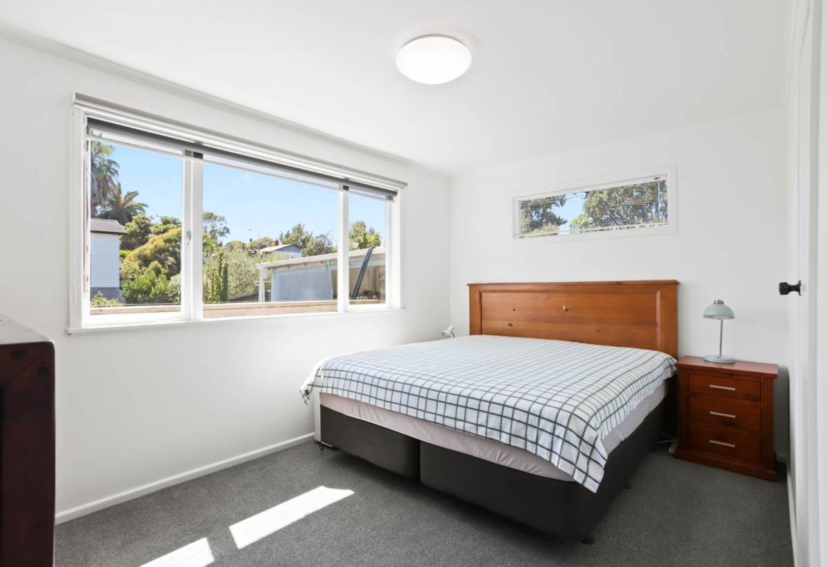 MORTGAGEE SALE, 1012m2 THAB-zoned property, 2 beds 1 bath house, According to a current real estate advertisement, concept plans have been prepared for eight dwellings comprising six standalone homes and one duplex, with the project reportedly at Resource Consent design stage. within walking distance of WestCity, Henderson Train Station, parks and major retail amenities, 0.4 km to Henderson School, 0.6 km to Henderson High School, 39 Newington Road, Henderson, Auckland