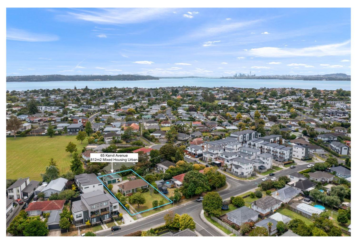 MORTGAGEE SALE, 812m2 section, 3 beds 1 bath house with double garage, according to a past realestate advertisement a Resource Consent has been submitted for five modern four-bedroom homes, close to schools, local shops, 0.5 km to Peninsula Primary School, 0.6 km to Matipo Road School and Te Atatu Intermediate, 65 Kervil Avenue, Te Atatu Peninsula, Auckland