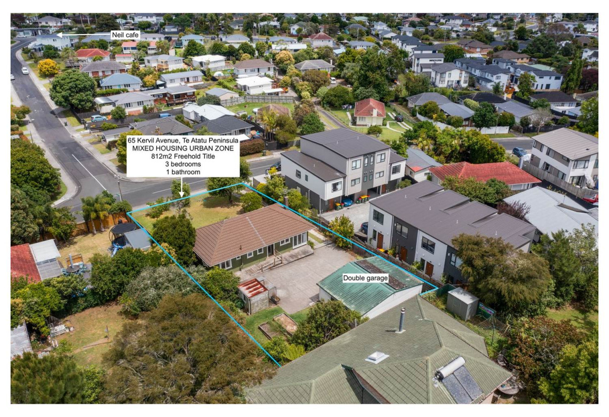 MORTGAGEE SALE, 812m2 section, 3 beds 1 bath house with double garage, according to a past realestate advertisement a Resource Consent has been submitted for five modern four-bedroom homes, close to schools, local shops, 0.5 km to Peninsula Primary School, 0.6 km to Matipo Road School and Te Atatu Intermediate, 65 Kervil Avenue, Te Atatu Peninsula, Auckland