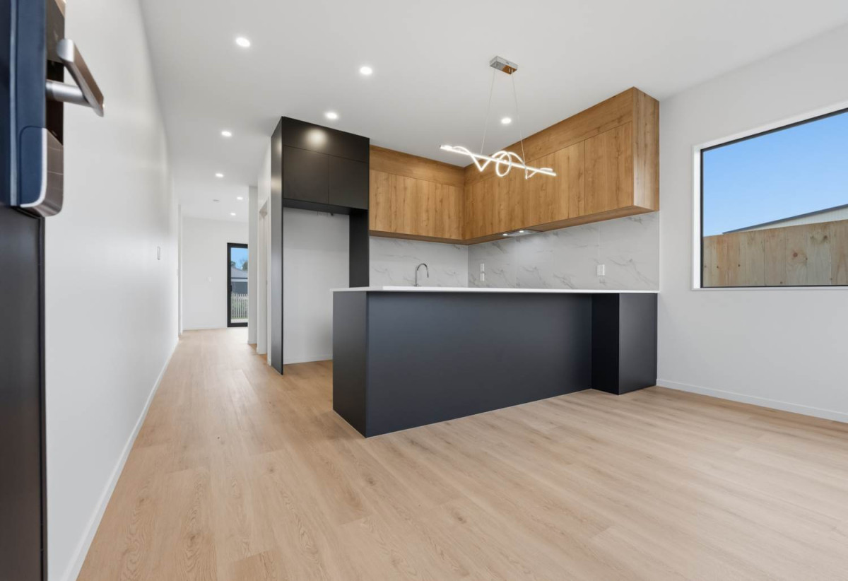 Brandnew rick & Oblique 3 beds 2.5 baths house with garage, close to schools, Opaheke Sports Park, shops, easy motorway access, 11 Stableford Crescent, Opaheke, Auckland