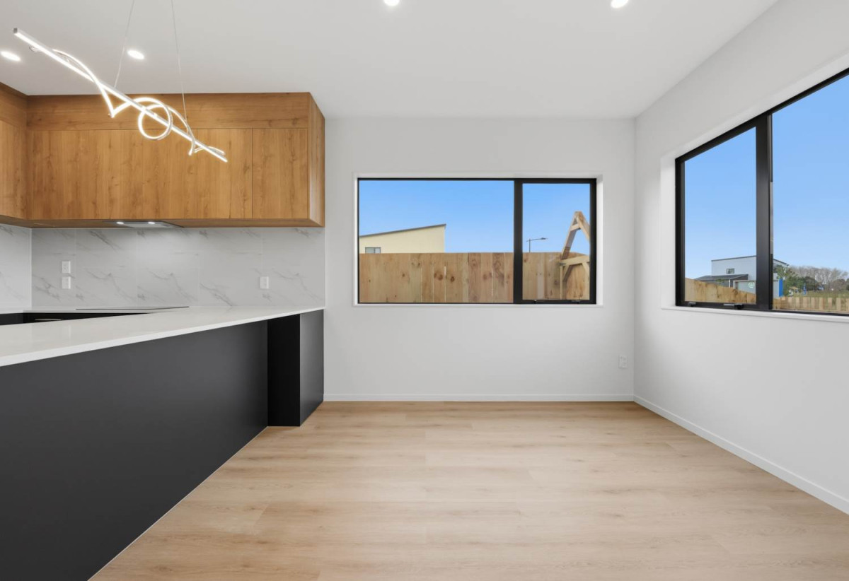 Brandnew rick & Oblique 3 beds 2.5 baths house with garage, close to schools, Opaheke Sports Park, shops, easy motorway access, 11 Stableford Crescent, Opaheke, Auckland