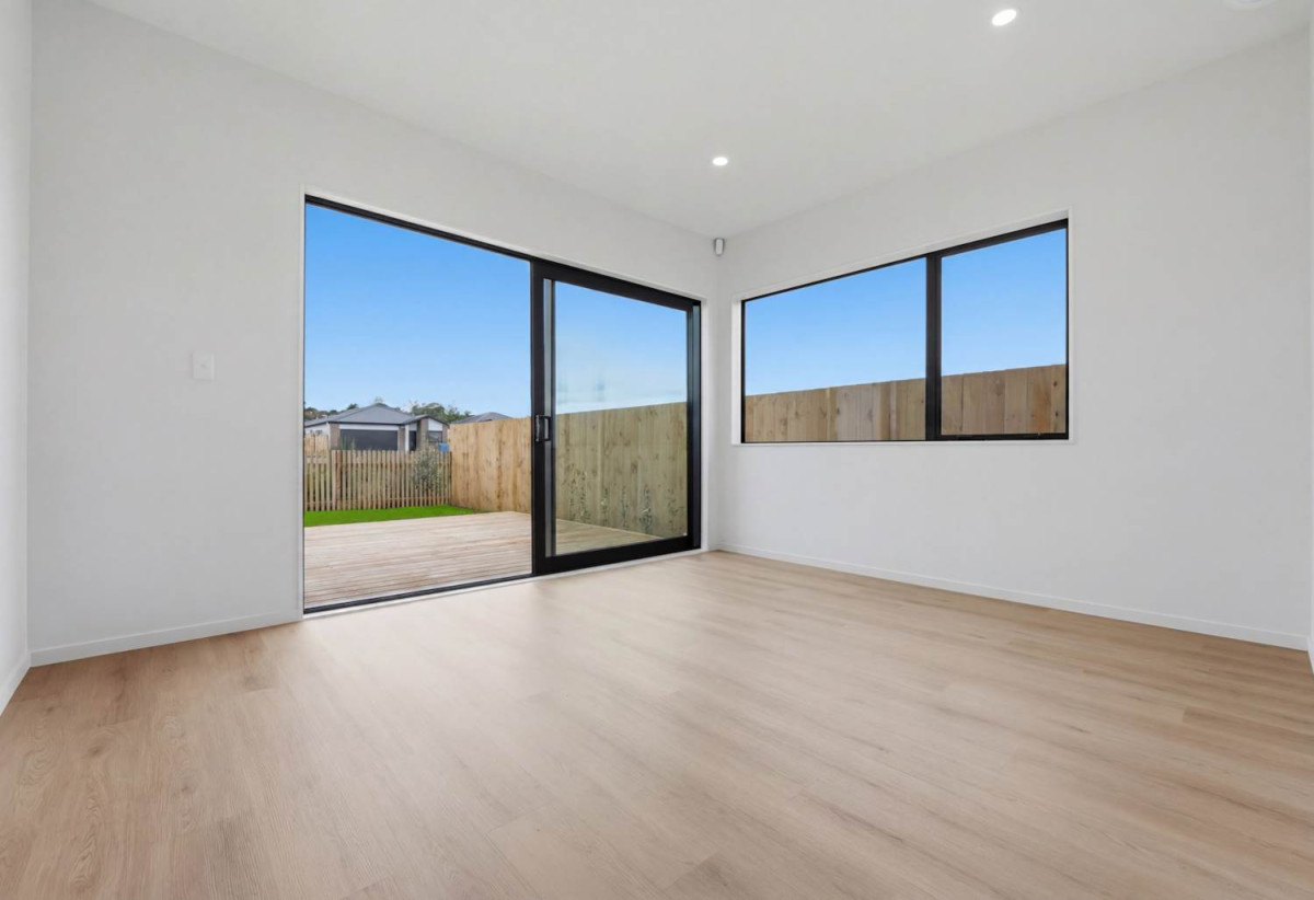 Brandnew rick & Oblique 3 beds 2.5 baths house with garage, close to schools, Opaheke Sports Park, shops, easy motorway access, 11 Stableford Crescent, Opaheke, Auckland