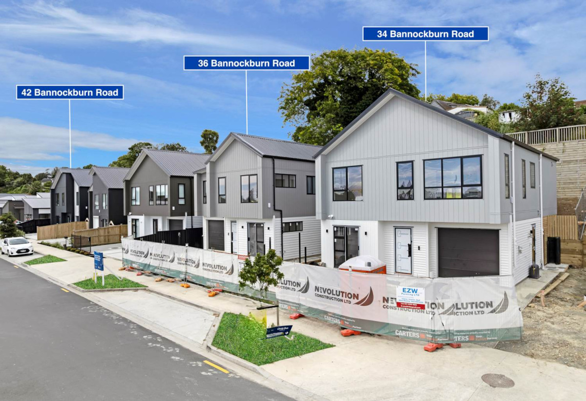 Brandnew standalone 5 beds 3 baths house with garage, 2 beds 1 bath ground floor, close to Opaheke schools, nearby reserves, and Rosehill College, 34 Bannockburn Road, Opaheke, Auckland
