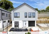 Brandnew standalone 5 beds 3 baths house with garage, 2 beds 1 bath ground floor, close to Opaheke schools, nearby reserves, and Rosehill College, 34 Bannockburn Road, Opaheke, Auckland