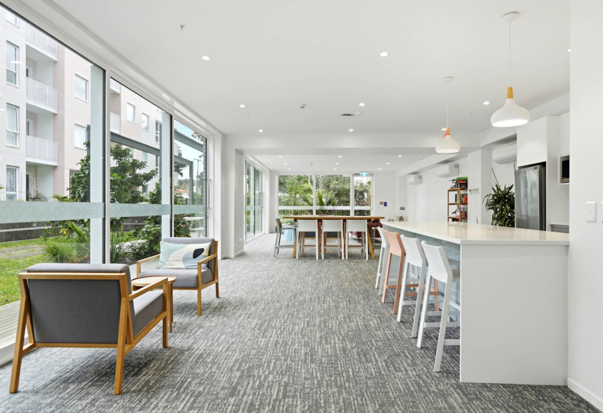 Forget the Council CV, 50m2 1 bed 1 bath apartment, close to schools, shops, shopping centres, 0.6 km to Onehunga Primary School, 1.2 km to Royal Oak Intermediate School, 110/9D Jordan Avenue, Onehunga, Auckland