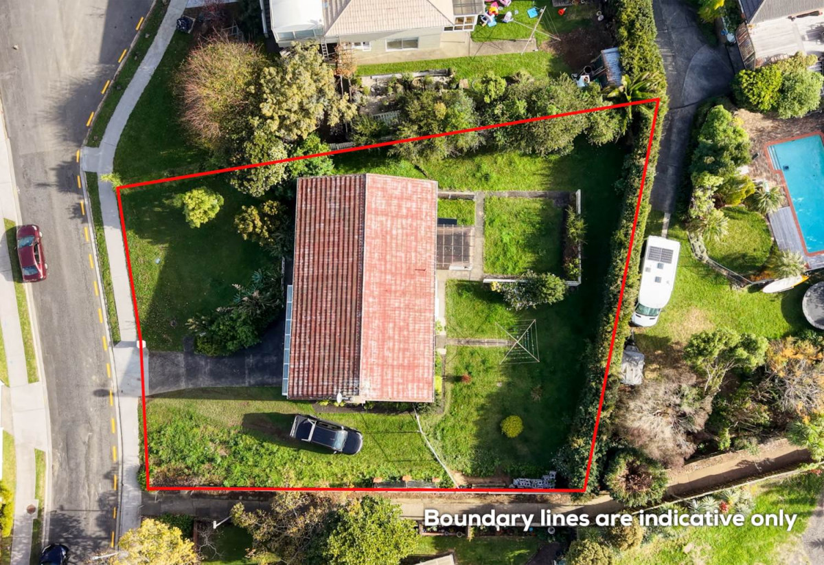 3 beds house on 847m2 section with RC, EPA approved for five standalone homes, BC can be provided prior to settlement, 0.5 km to Sunny Hills School, 1.3 km to Farm Cove Intermediate, 1.9 km to Pakuranga College, 5 Willow Way, Sunnyhills, Auckland