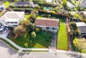 3 beds house on 847m2 section with RC, EPA approved for five standalone homes, BC can be provided prior to settlement, 0.5 km to Sunny Hills School, 1.3 km to Farm Cove Intermediate, 1.9 km to Pakuranga College, 5 Willow Way, Sunnyhills, Auckland