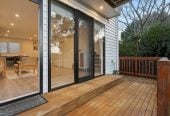 Vendor Relocating – Must Sell, Standalone 3 beds 2.5 baths home with car park, close to schools, shops, supermarkets, motorway access, 0.5 km to Willow Park School, 0.7 km to Northcote Intermediate School, 1.5 km to Northcote College, 2/20 Eban Avenue, Hillcrest, Auckland