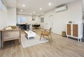 Vendor Relocating – Must Sell, Standalone 3 beds 2.5 baths home with car park, close to schools, shops, supermarkets, motorway access, 0.5 km to Willow Park School, 0.7 km to Northcote Intermediate School, 1.5 km to Northcote College, 2/20 Eban Avenue, Hillcrest, Auckland