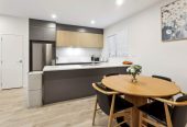 Vendor Relocating – Must Sell, Standalone 3 beds 2.5 baths home with car park, close to schools, shops, supermarkets, motorway access, 0.5 km to Willow Park School, 0.7 km to Northcote Intermediate School, 1.5 km to Northcote College, 2/20 Eban Avenue, Hillcrest, Auckland