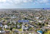 Standalone 5 beds (2 ensuites) + study nook 4.5 baths home with garage, 2 beds 2.5 baths ground floor, close to schools, shopping centres, 0.5 km to Riverhills School and Pakuranga Heights School, 0.9 km to v and Pakuranga Intermediate, 14A Okareka Place, Pakuranga Heights, Auckland