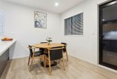 Vendor Relocating – Must Sell, Standalone 3 beds 2.5 baths home with car park, close to schools, shops, supermarkets, motorway access, 0.5 km to Willow Park School, 0.7 km to Northcote Intermediate School, 1.5 km to Northcote College, 2/20 Eban Avenue, Hillcrest, Auckland