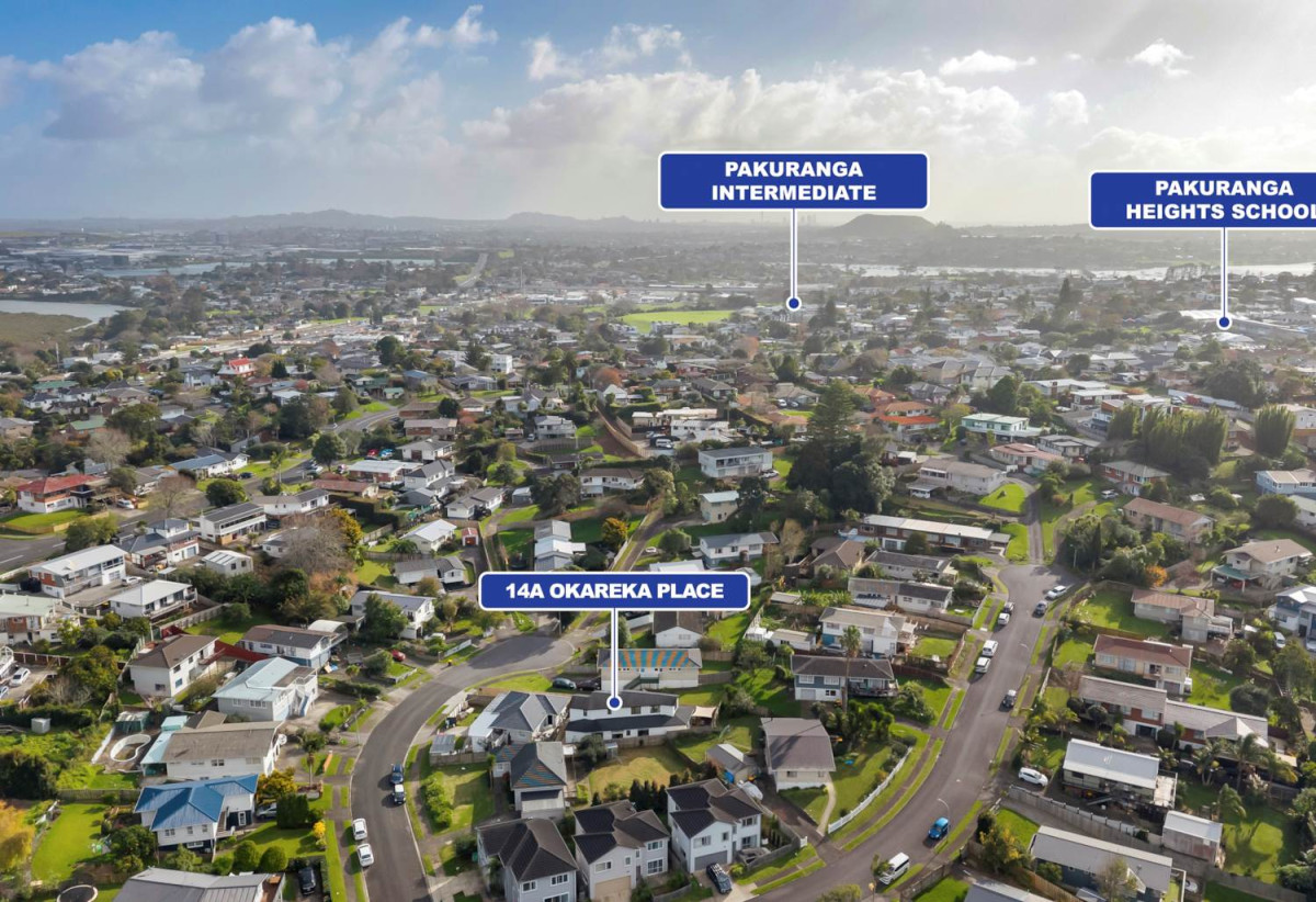 Standalone 5 beds (2 ensuites) + study nook 4.5 baths home with garage, 2 beds 2.5 baths ground floor, close to schools, shopping centres, 0.5 km to Riverhills School and Pakuranga Heights School, 0.9 km to v and Pakuranga Intermediate, 14A Okareka Place, Pakuranga Heights, Auckland