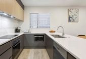 Vendor Relocating – Must Sell, Standalone 3 beds 2.5 baths home with car park, close to schools, shops, supermarkets, motorway access, 0.5 km to Willow Park School, 0.7 km to Northcote Intermediate School, 1.5 km to Northcote College, 2/20 Eban Avenue, Hillcrest, Auckland