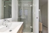 Vendor Relocating – Must Sell, Standalone 3 beds 2.5 baths home with car park, close to schools, shops, supermarkets, motorway access, 0.5 km to Willow Park School, 0.7 km to Northcote Intermediate School, 1.5 km to Northcote College, 2/20 Eban Avenue, Hillcrest, Auckland