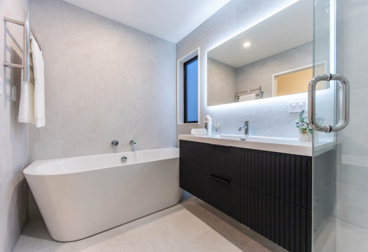 Rangitoto College, Master Build 10-Year Guarantee, Sea views, 170m2 Brandnew standalone 5 beds 3 baths home with garage, zoned for Mairangi Bay School, Murrays Bay Intermediate, and Rangitoto College, close to schools, beach, shops, reserve,  37C-37F Hastings Road, Mairangi Bay, Auckland
