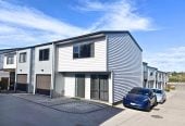 159m2 Standalone 5 beds 3baths home with garage, 1 bed 1 bath ground floor, close to motorway access, local shops, 0.6 km to New Windsor School, 0.7 km to Glenavon School, 5/50 Tiverton Road, Avondale, Auckland