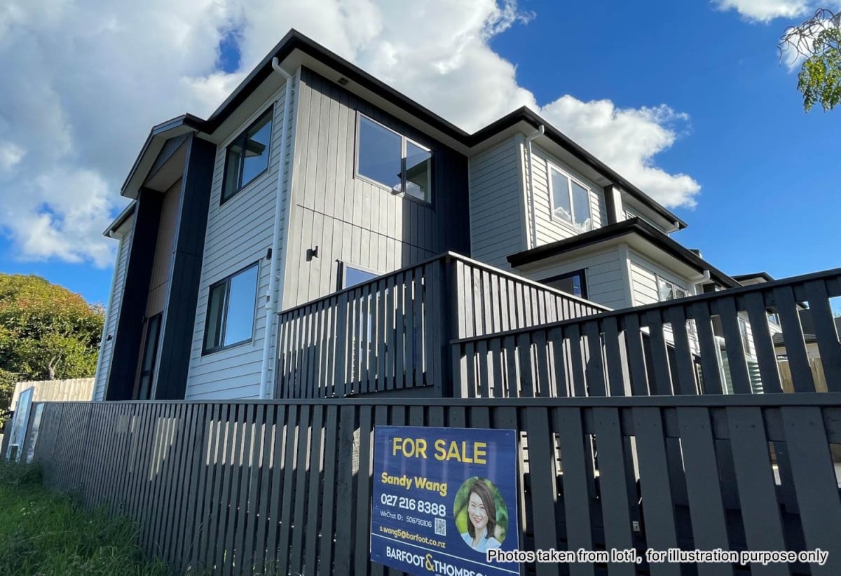 Brandnew 4 beds 3 baths home with garage, 1 bed 1 bath ground floor, close to schools, parks, shopping centre, 0.6 km to Sunny Hills School, 1.3 km to Farm Cove Intermediate, 1.9 km to Pakuranga College, Lot 3, 4 Glenmore Road, Sunnyhills, Auckland