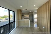 Brandnew 4 beds 3 baths home with garage, 1 bed 1 bath ground floor, close to schools, parks, shopping centre, 0.6 km to Sunny Hills School, 1.3 km to Farm Cove Intermediate, 1.9 km to Pakuranga College, Lot 3, 4 Glenmore Road, Sunnyhills, Auckland