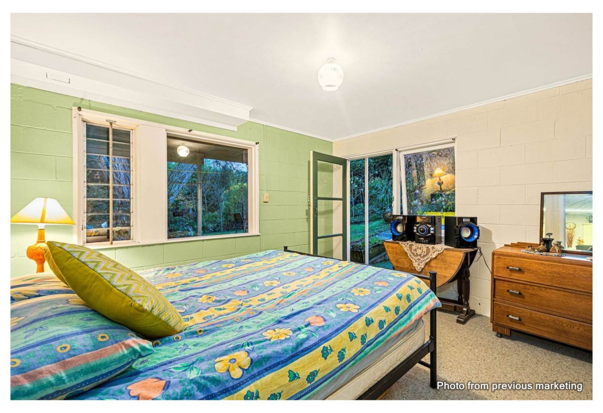 225m2 Standalone 4 beds 2 baths house with car parks, close to schools, local shops, motorway access, 0.7 km to St Paul’s School (Massey), 0.8 km to Massey Primary School, 1 km to Massey High School, 424 Don Buck Road, Massey, Auckland