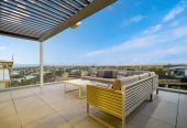 Double Westlake school zone, Breathtaking 180° Views, Sea Views, city skyline views, 640m2 section, 4 beds (2 ensuites) + large office room and rumpus room 3.5 baths house with double garage, 2024 luxury renovated, close to beach, Milford shops, schools, Zoned for Campbells Bay School, Westlake Boys’ and Westlake Girls’ High Schools, and Murrays Bay Intermediate, 62 Seaview Road, Castor Bay, Auckland