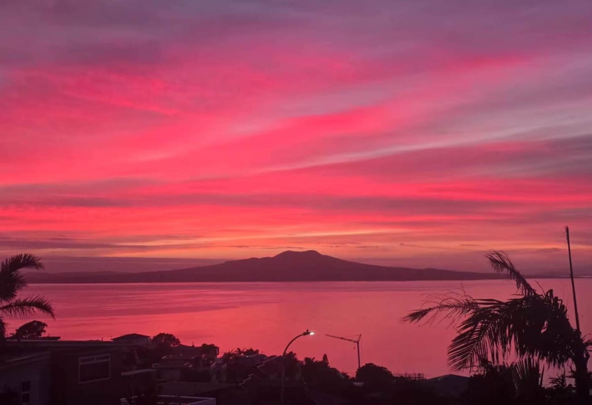 Double Westlake school zone, Breathtaking 180° Views, Sea Views, city skyline views, 640m2 section, 4 beds (2 ensuites) + large office room and rumpus room 3.5 baths house with double garage, 2024 luxury renovated, close to beach, Milford shops, schools, Zoned for Campbells Bay School, Westlake Boys’ and Westlake Girls’ High Schools, and Murrays Bay Intermediate, 62 Seaview Road, Castor Bay, Auckland