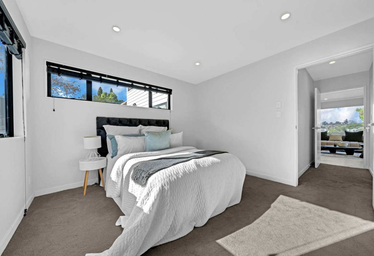 Next to a reserve, 5 beds (3 ensuites) 4 baths house with garage, The lower level features 2 bedrooms, 1 bathroom and a separate entrance, close to schools, Wairau Park Shopping Centre, 0.6 km to Target Road School, 17B Cheval Drive, Totara Vale, Auckland