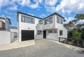 Next to a reserve, 5 beds (3 ensuites) 4 baths house with garage, The lower level features 2 bedrooms, 1 bathroom and a separate entrance, close to schools, Wairau Park Shopping Centre, 0.6 km to Target Road School, 17B Cheval Drive, Totara Vale, Auckland