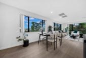 Next to a reserve, 5 beds (3 ensuites) 4 baths house with garage, The lower level features 2 bedrooms, 1 bathroom and a separate entrance, close to schools, Wairau Park Shopping Centre, 0.6 km to Target Road School, 17B Cheval Drive, Totara Vale, Auckland