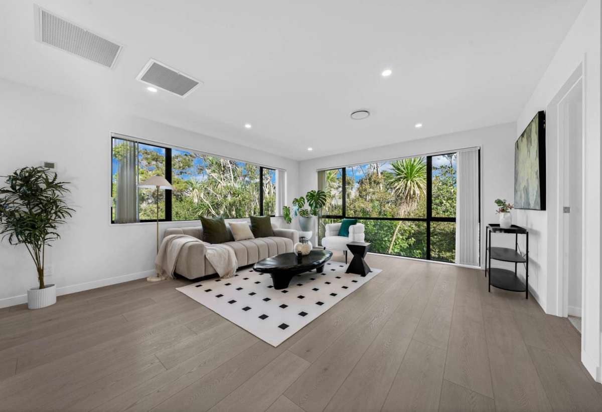 Next to a reserve, 5 beds (3 ensuites) 4 baths house with garage, The lower level features 2 bedrooms, 1 bathroom and a separate entrance, close to schools, Wairau Park Shopping Centre, 0.6 km to Target Road School, 17B Cheval Drive, Totara Vale, Auckland