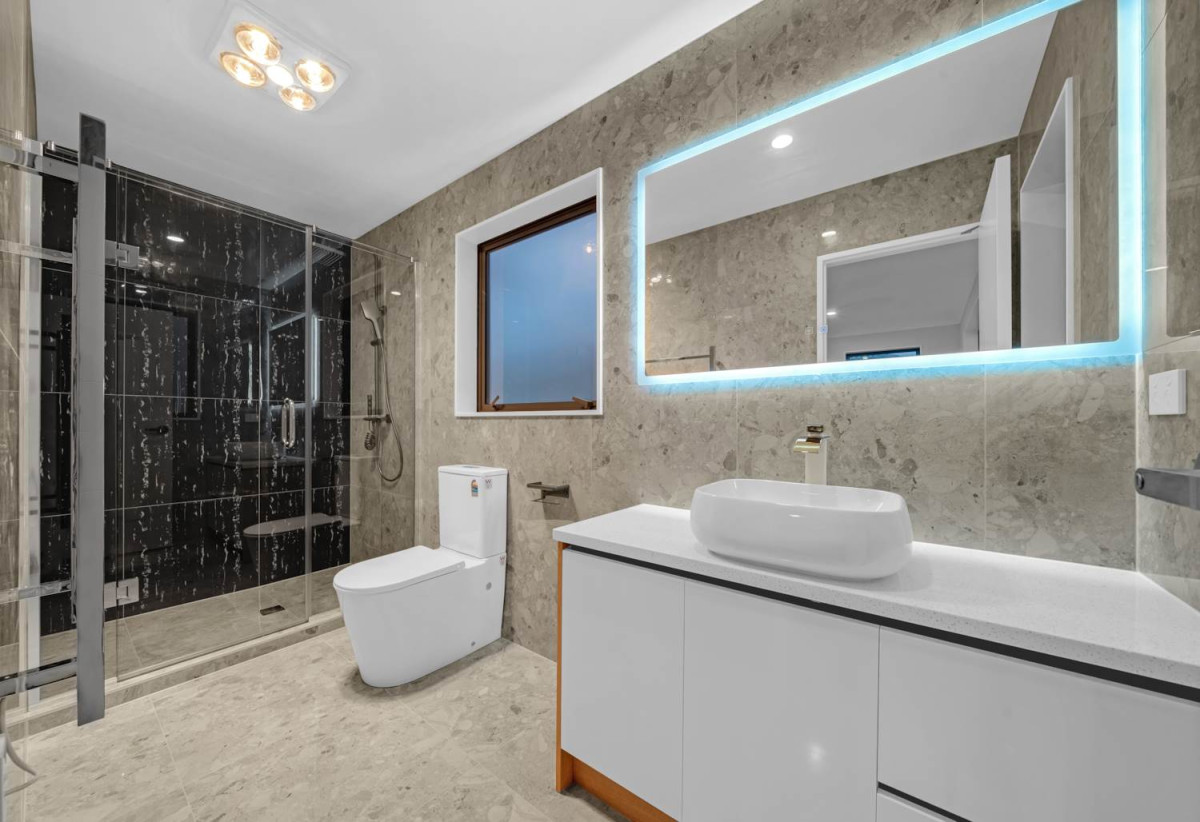 445m2 section, Brandnew 8 beds (6 ensuites) 7.5 baths house with double garage and 2 beds 1 bath granny, close to schools, Ormiston shopping centre, 0.7 km to Mission Heights Junior College, 0.9 km to Mission Heights Primary School, 1.5 km to Ormiston Senior College, 13 Mill Hill Close, Flat Bush, Auckland