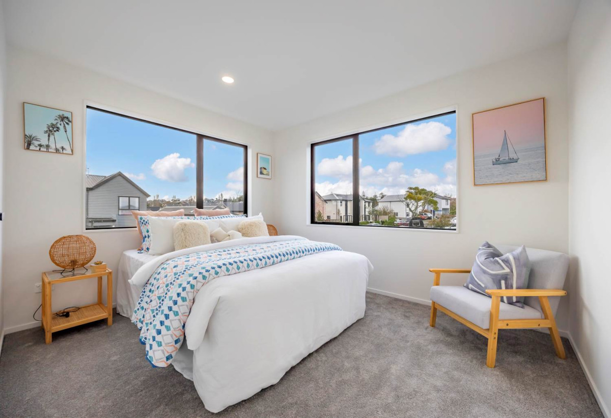 Brandnew freehold 3 beds + study 2.5 baths home with garage, close to schools , waterfront walkways and nature reserves of Wai O Taiki Bay, local shops, 0.3 km to Glenbrae School, 0.6 km to Tamaki College, 25C Sunnymead Road, Glen Innes, Auckland