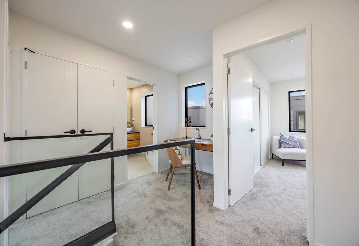 Brandnew freehold 3 beds + study 2.5 baths home with garage, close to schools , waterfront walkways and nature reserves of Wai O Taiki Bay, local shops, 0.3 km to Glenbrae School, 0.6 km to Tamaki College, 25C Sunnymead Road, Glen Innes, Auckland