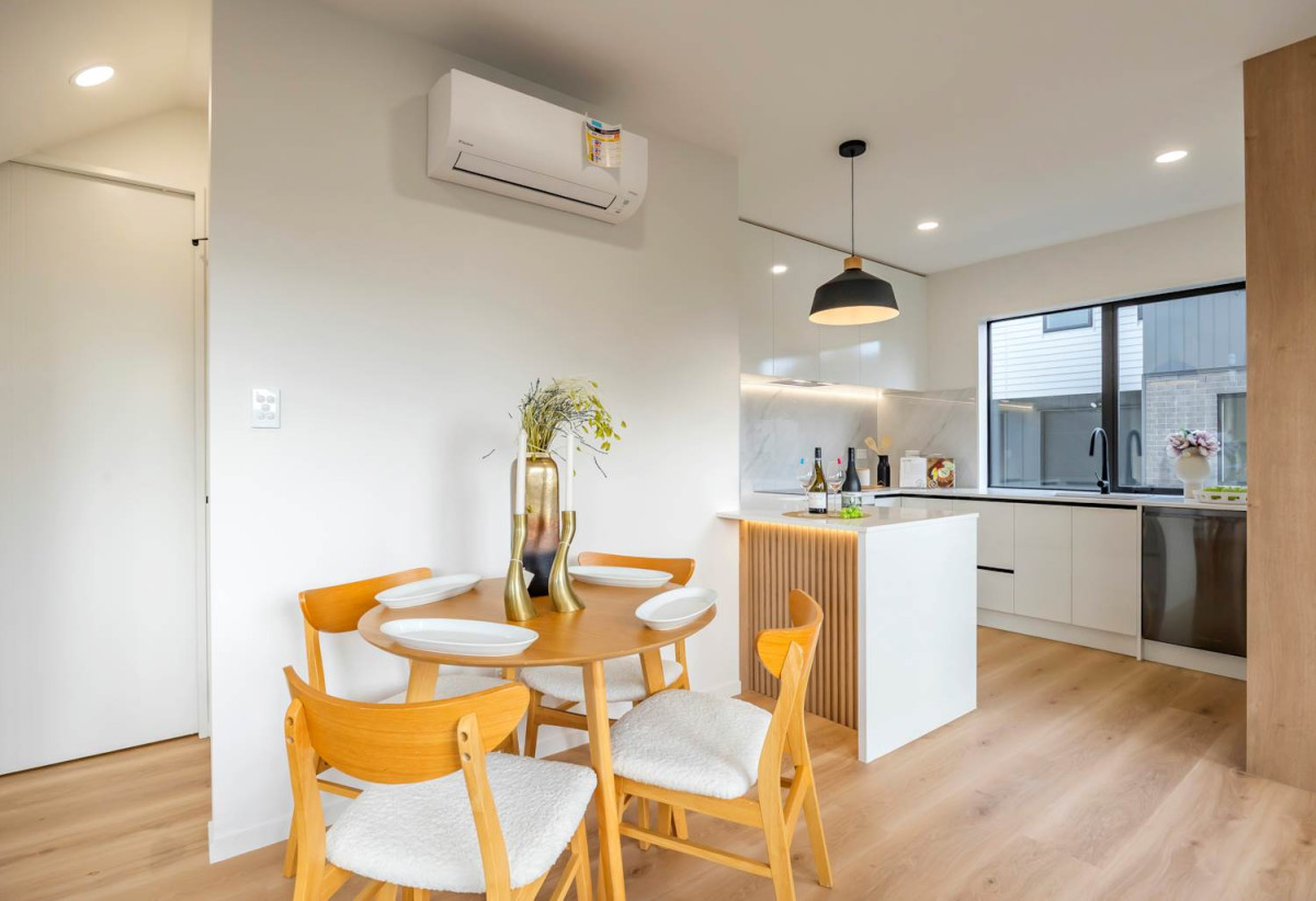 Brandnew freehold 3 beds + study 2.5 baths home with garage, close to schools , waterfront walkways and nature reserves of Wai O Taiki Bay, local shops, 0.3 km to Glenbrae School, 0.6 km to Tamaki College, 25C Sunnymead Road, Glen Innes, Auckland