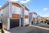 Double Westlake school zone, 169m2 4 beds (1 ensuite) + large study room 3 baths home with garage, Wairau Park and Milford shops are just a short drive away, 0.4 km to Forrest Hill School, 0.8 km to Westlake Boys’ High School, 1.4 km to Westlake Girls’ High School, 1.9 km to Takapuna Normal Intermediate, 123B Forrest Hill Road, Forrest Hill, Auckland