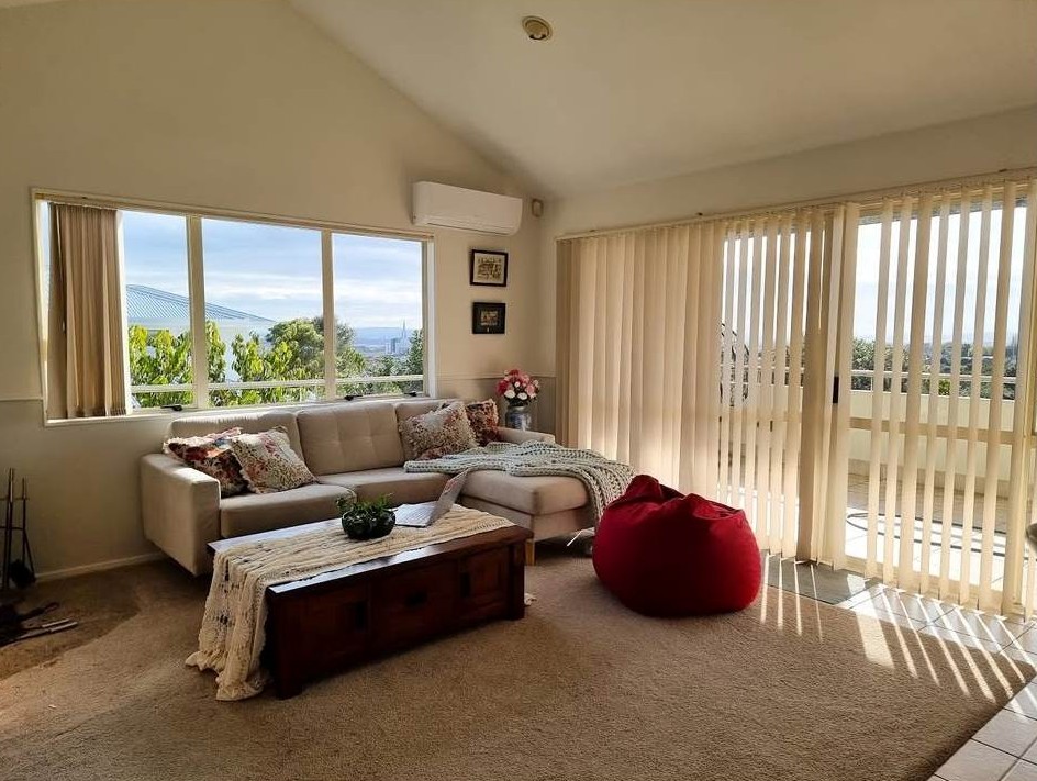 For rent, 4 beds 3 baths house with double garage, available 17th August, 18 Ewhurst Place, Goodwood Heights, Auckland